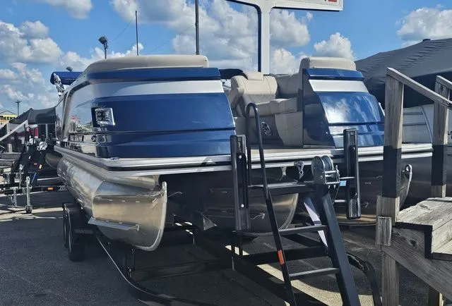 Slide: The Image of Silver Wave 2410 SW3 RLP 2024 - 2