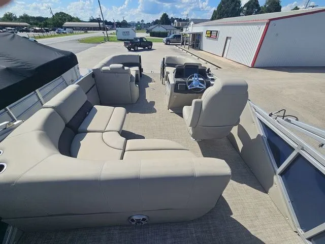 Slide: The Image of Silver Wave 2410 SW3 RLP 2024 - 4