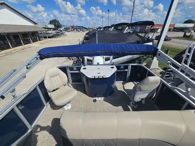 Slide: The Image of Silver Wave 2410 SW3 RLP 2024 - 6