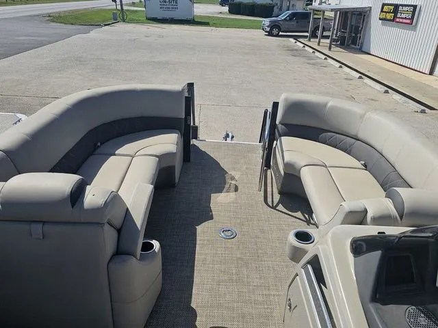 Slide: The Image of Silver Wave 2410 SW3 RLP 2024 - 8