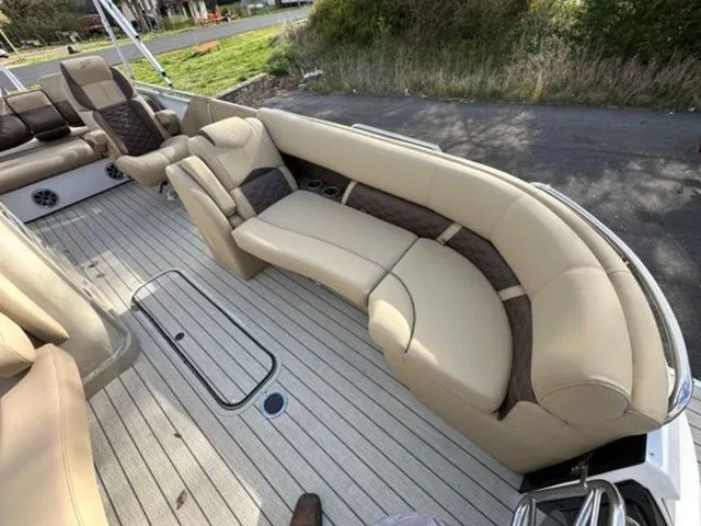 Slide: The Image of Silver Wave 2610 SW7 JS 2024 - 10