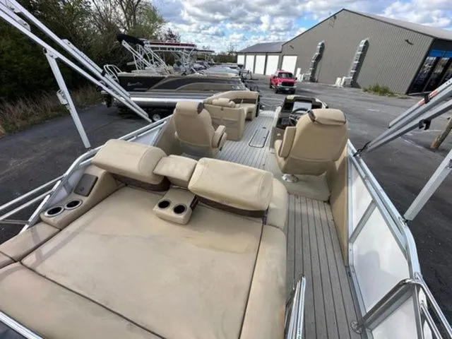 Slide: The Image of Silver Wave 2610 SW7 JS 2024 - 12