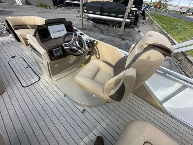 Slide: The Image of Silver Wave 2610 SW7 JS 2024 - 13