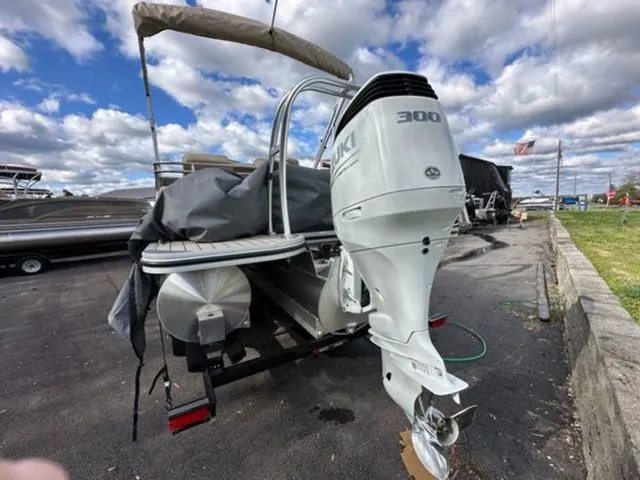 Slide: The Image of Silver Wave 2610 SW7 JS 2024 - 3