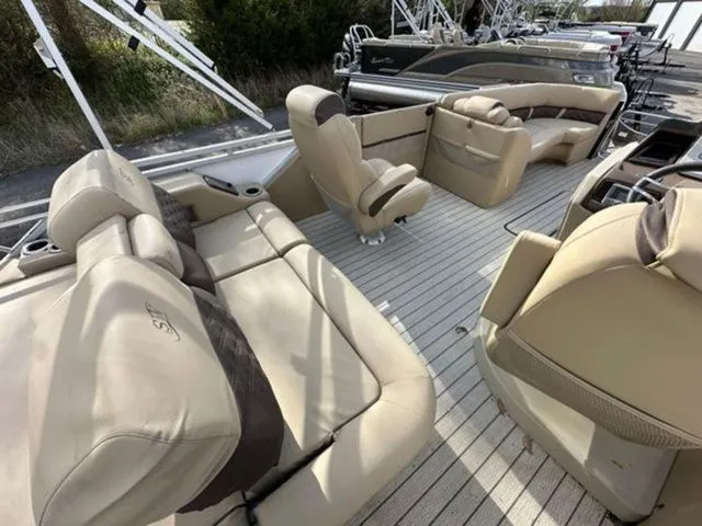 Slide: The Image of Silver Wave 2610 SW7 JS 2024 - 4