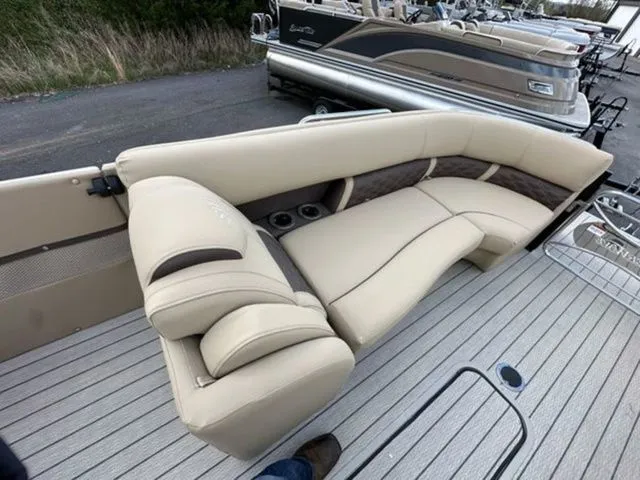 Slide: The Image of Silver Wave 2610 SW7 JS 2024 - 5