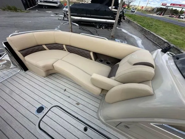 Slide: The Image of Silver Wave 2610 SW7 JS 2024 - 8