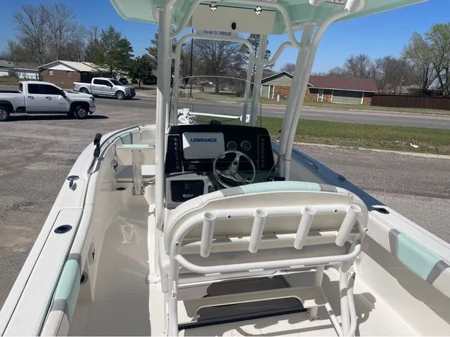 Slide: The Image of Robalo R230 Center Console 2020 - 7