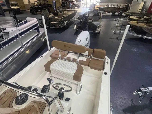 Slide: The Image of Pioneer 180 Islander 2026 - 14