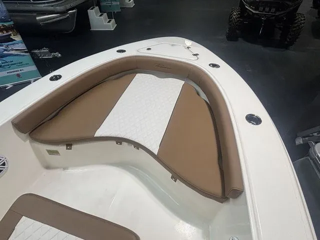 Slide: The Image of Pioneer 180 Islander 2026 - 15