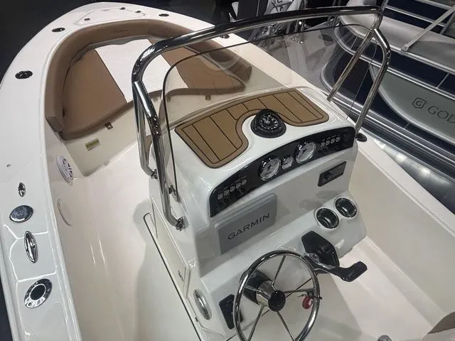 Slide: The Image of Pioneer 180 Islander 2026 - 18