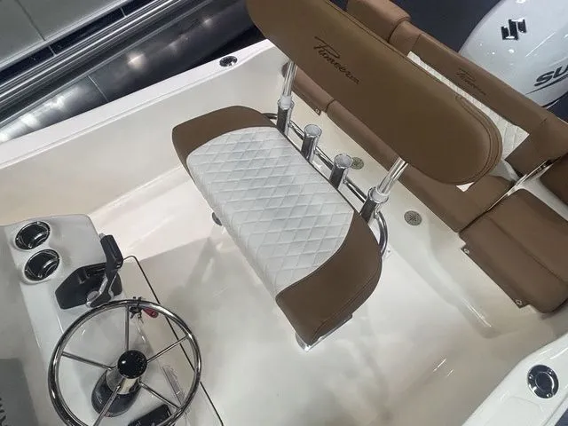 Slide: The Image of Pioneer 180 Islander 2026 - 19