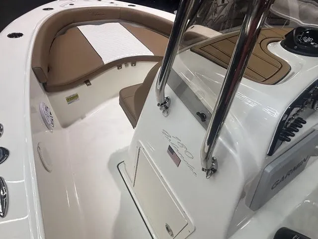 Slide: The Image of Pioneer 180 Islander 2026 - 20