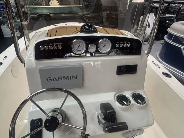 Slide: The Image of Pioneer 180 Islander 2026 - 21