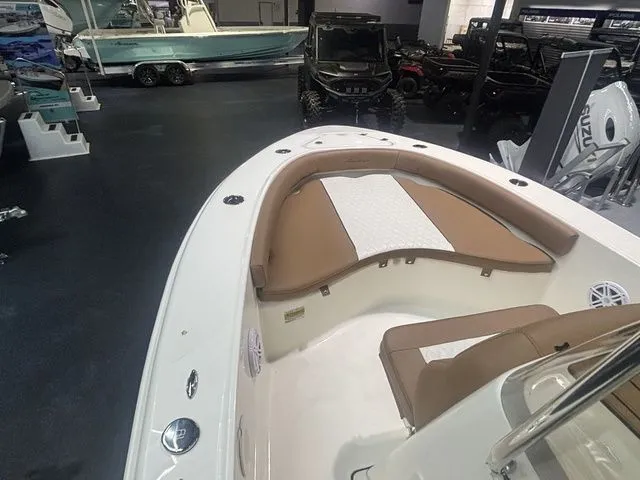 Slide: The Image of Pioneer 180 Islander 2026 - 28