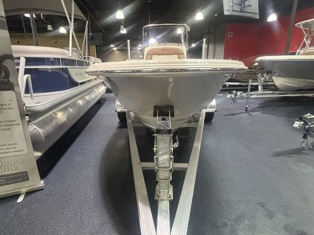 Slide: The Image of Pioneer 180 Islander 2026 - 3