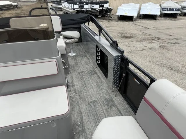 Slide: The Image of Angler 8522 Fish N Cruise 2024 - 5