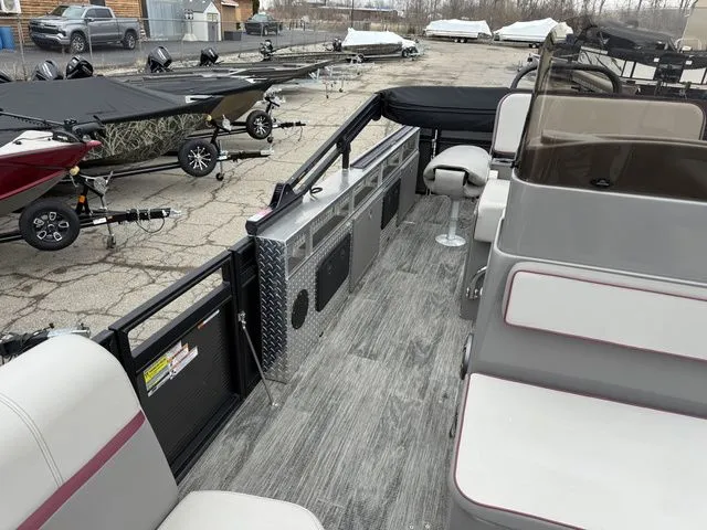 Slide: The Image of Angler 8522 Fish N Cruise 2024 - 6