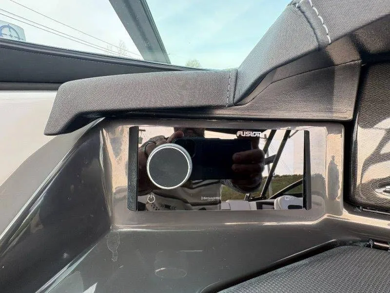 Slide: The Image of 2023 Monterey 218SS Super Sport dashboard with Fusion audio system. - 26