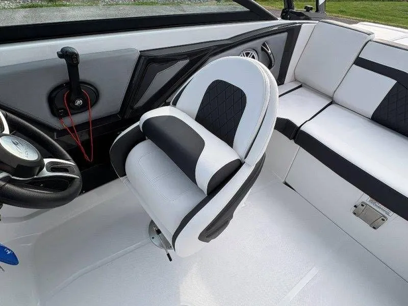 Slide: The Image of Monterey 218SS Super Sport 2023 - 50