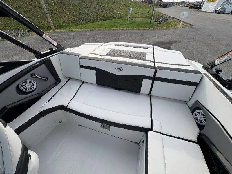 Slide: The Image of Monterey 218SS Super Sport 2023 - 51