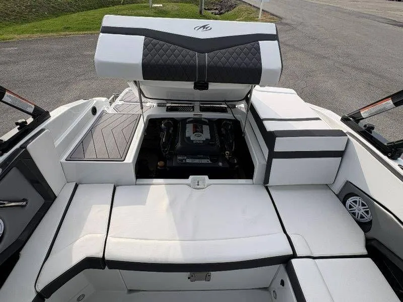 Slide: The Image of Monterey 218SS Super Sport 2023 - 59