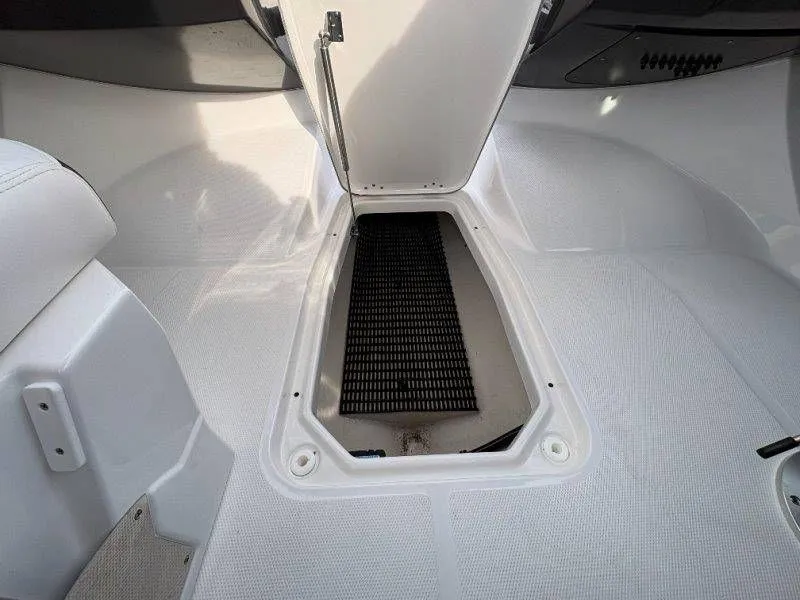 Slide: The Image of Monterey 218SS Super Sport 2023 - 60