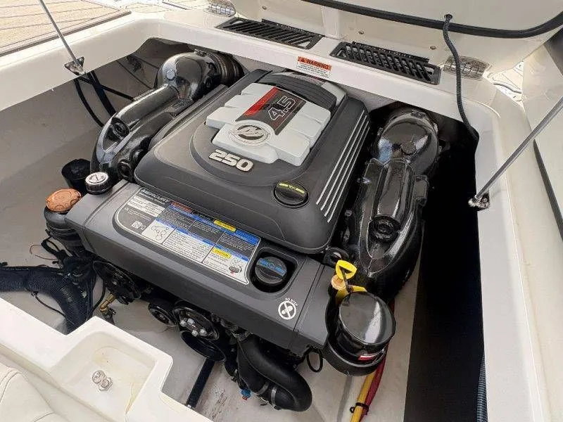 Slide: The Image of Monterey 218SS Super Sport 2023 - 65