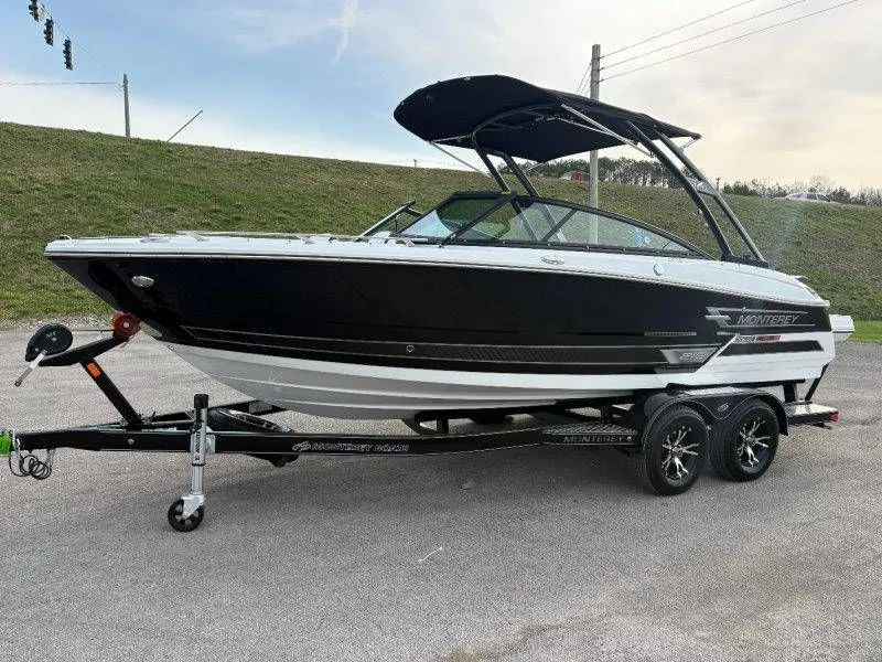 Slide: The Image of 2023 Monterey 218SS Super Sport boat on trailer, side view. - 7