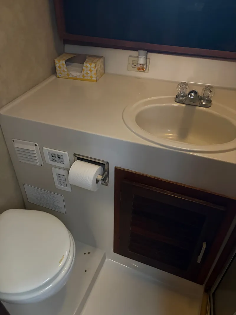 Slide: The Image of Mainship 34 Mark III 1983 - 54