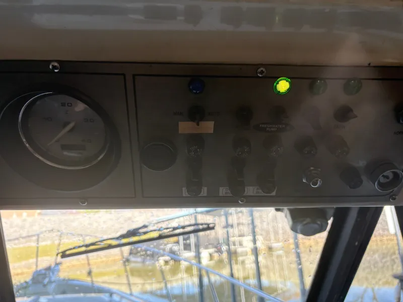 Slide: The Image of Mainship 34 Mark III 1983 - 56