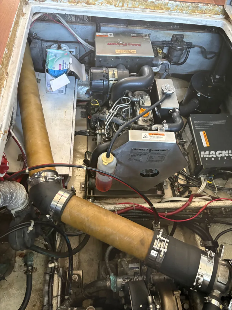 Slide: The Image of Mainship 34 Mark III 1983 - 60