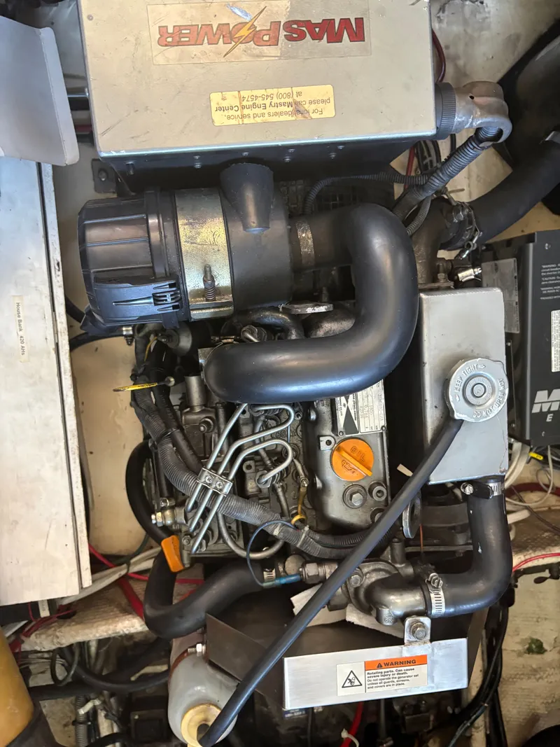 Slide: The Image of Mainship 34 Mark III 1983 - 62