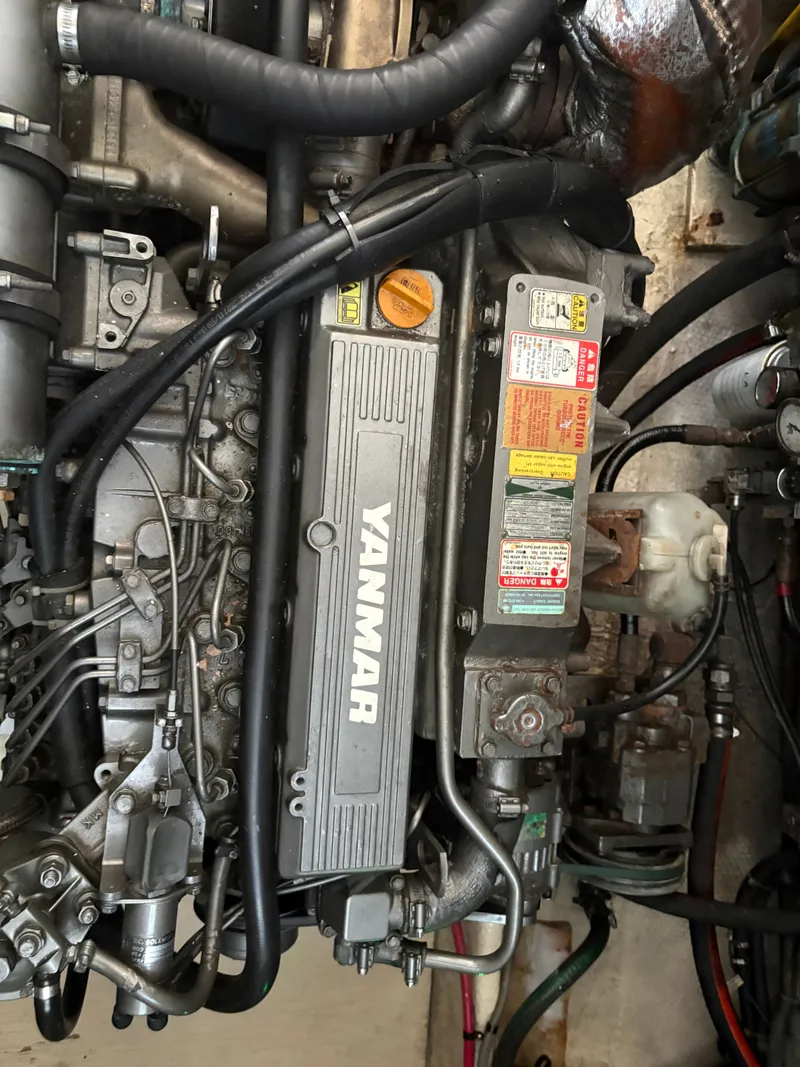 Slide: The Image of Mainship 34 Mark III 1983 - 64