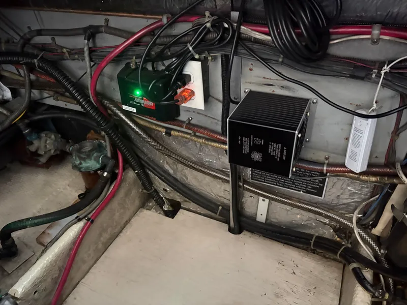 Slide: The Image of Mainship 34 Mark III 1983 - 65