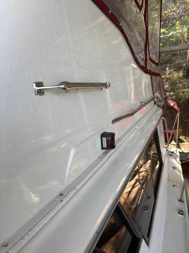 Slide: The Image of Mainship 34 Mark III 1983 - 74