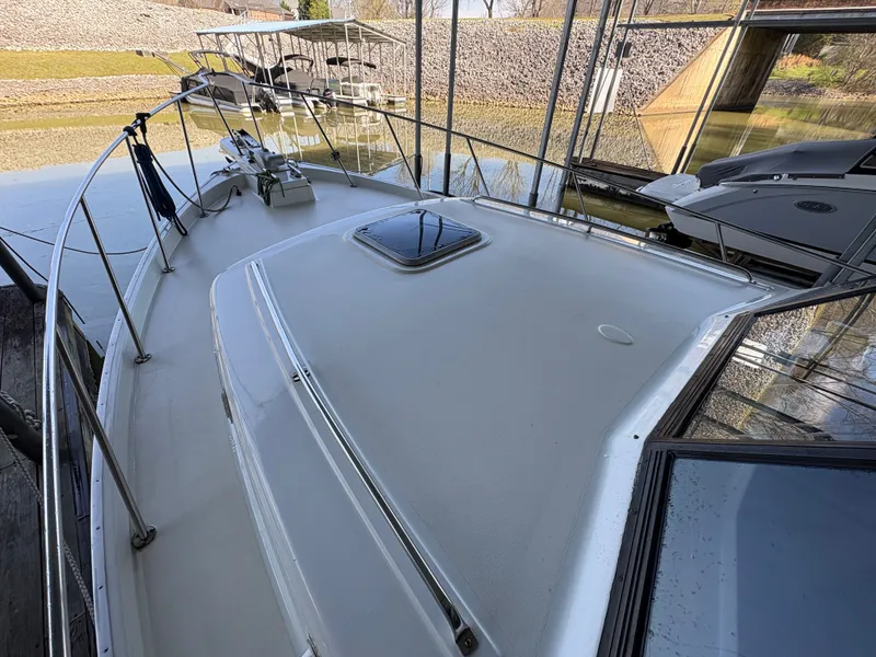 Slide: The Image of Mainship 34 Mark III 1983 - 77