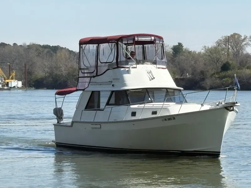 Slide: The Image of Mainship 34 Mark III 1983 - 91