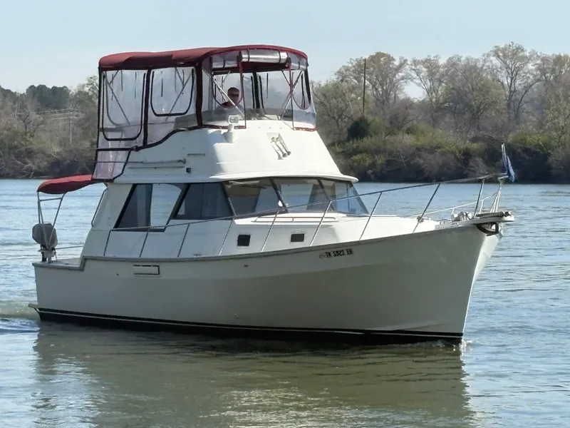 Slide: The Image of Mainship 34 Mark III 1983 - 92