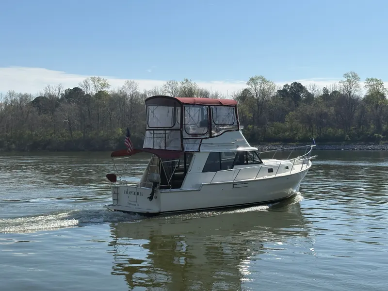 Slide: The Image of Mainship 34 Mark III 1983 - 94