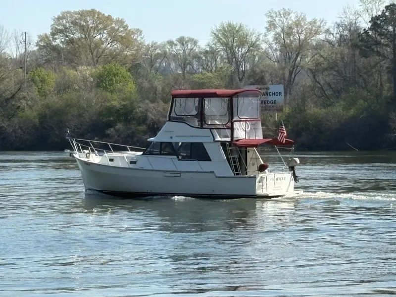 Slide: The Image of Mainship 34 Mark III 1983 - 95