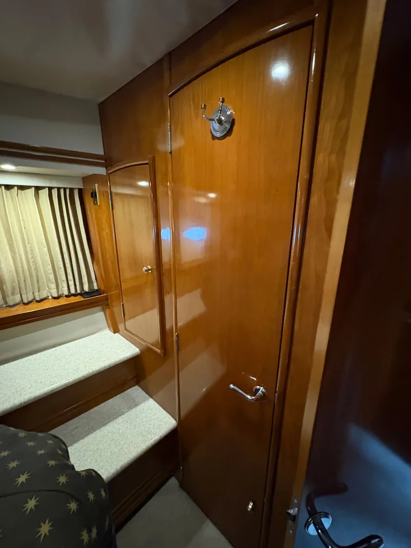 Slide: The Image of Carver Yachts 530 Voyager Pilothouse 2000 - 50