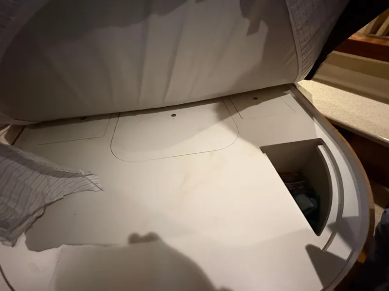 Slide: The Image of Carver Yachts 530 Voyager Pilothouse 2000 - 55