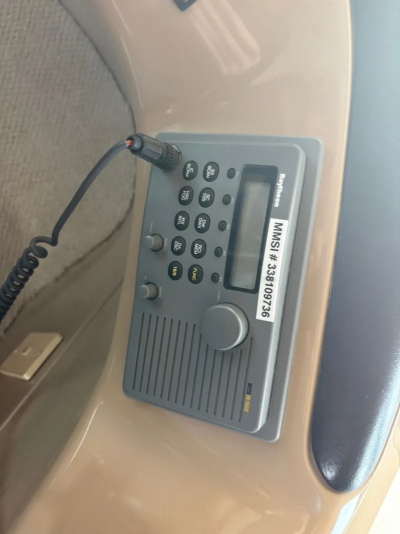 Slide: The Image of Carver Yachts 530 Voyager Pilothouse 2000 - 60