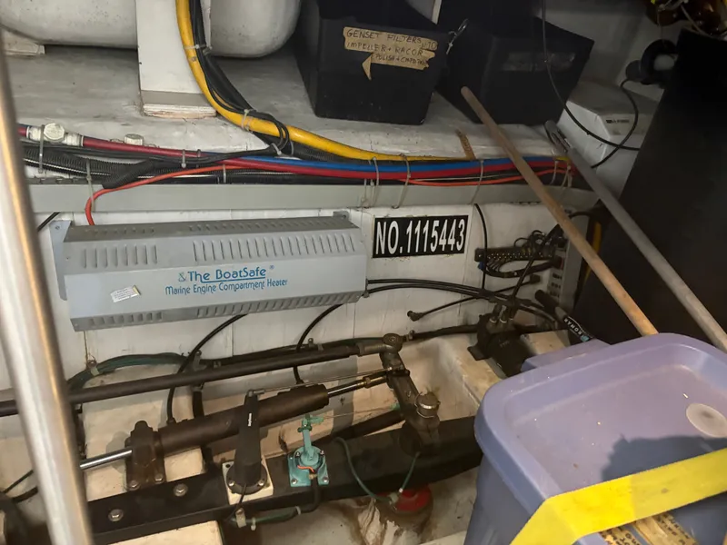 Slide: The Image of Carver Yachts 530 Voyager Pilothouse 2000 - 68