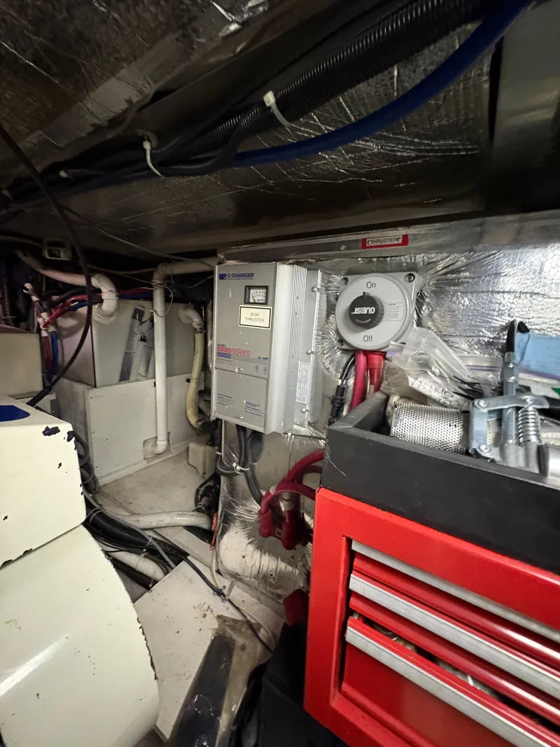 Slide: The Image of Carver Yachts 530 Voyager Pilothouse 2000 - 75