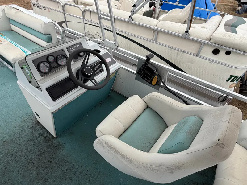 Slide: The Image of Suncruiser Sundeck Pontoon 1992 - 6