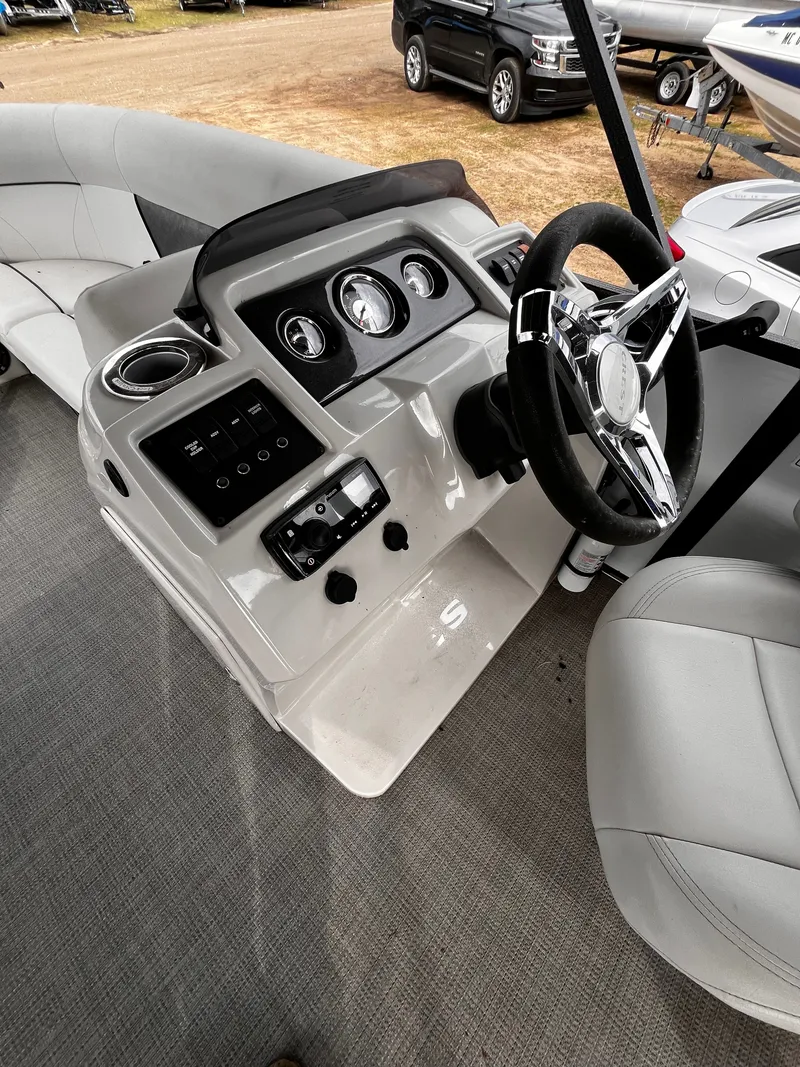 Slide: The Image of Crest 22 SLC 22 2021 - 4