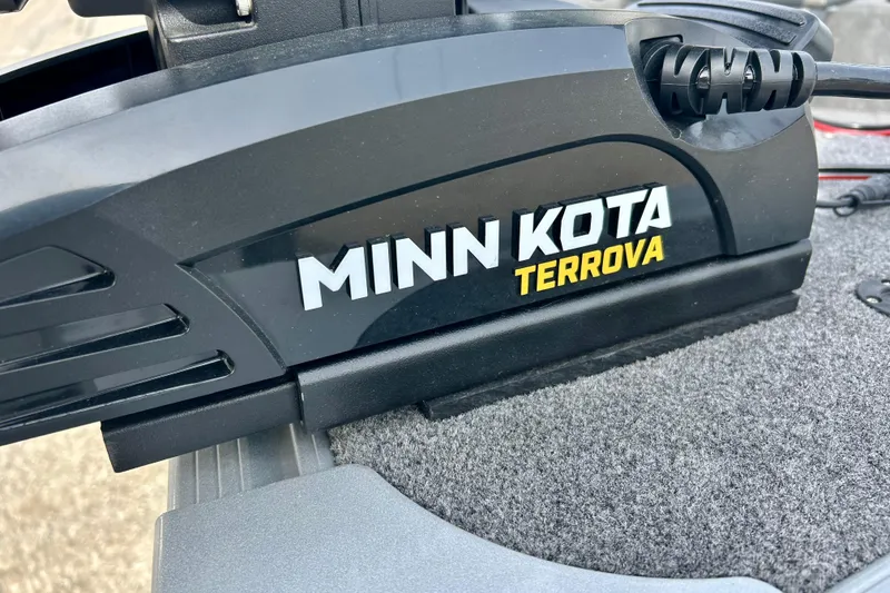 Slide: The Image of Minn Kota Terrova motor on 2021 Alumacraft Classic 165 Sport boat. - 17