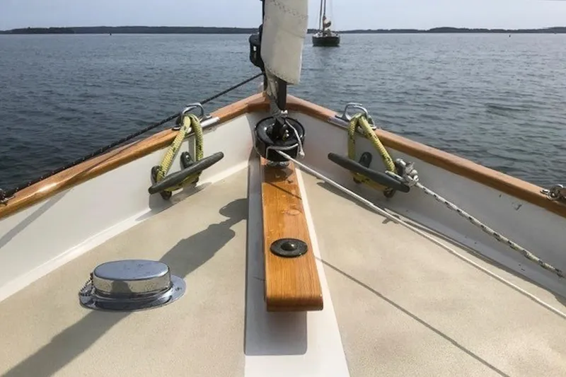 Slide: The Image of Bow view of 1988 Morris Frances 26 sailboat on calm water. - 3